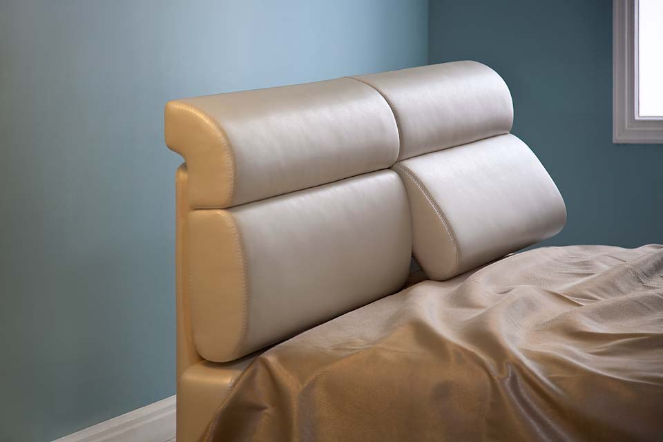 Спинка кровати Ниагара-1 (одна из подушек выдвинута)