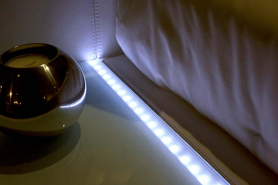 Светодиодная подсветка прикроватного столика кровати Сьерра