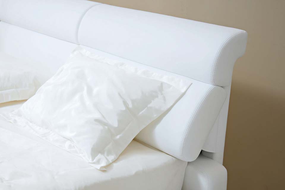 Мягкая спинка кровати Ниагара-1 в белой коже