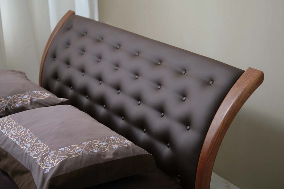 Кровать Сандал в темно-коричневой коже